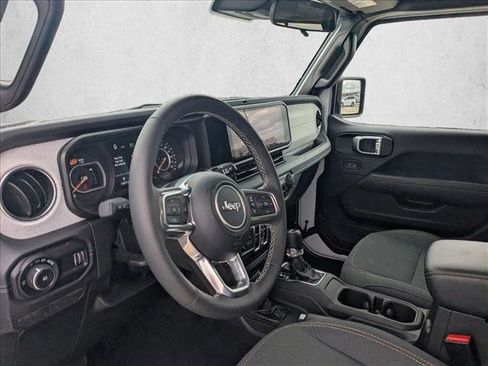 Used 2025 Jeep Wrangler Sahara image 10