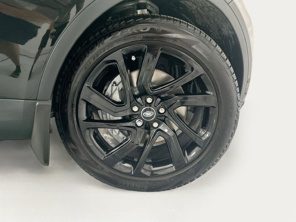 Used 2025 Land Rover Discovery S AWD/4WD image 31