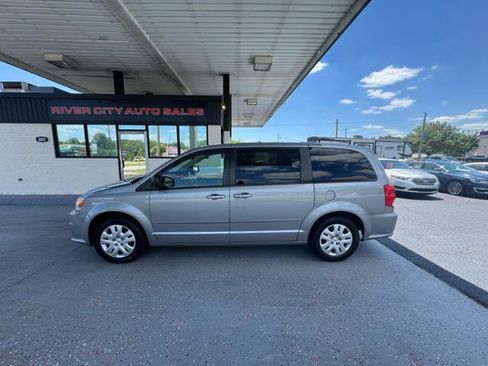 Used 2015 Dodge Grand Caravan SE w/ Quick Order Package 29E SE FWD image 6