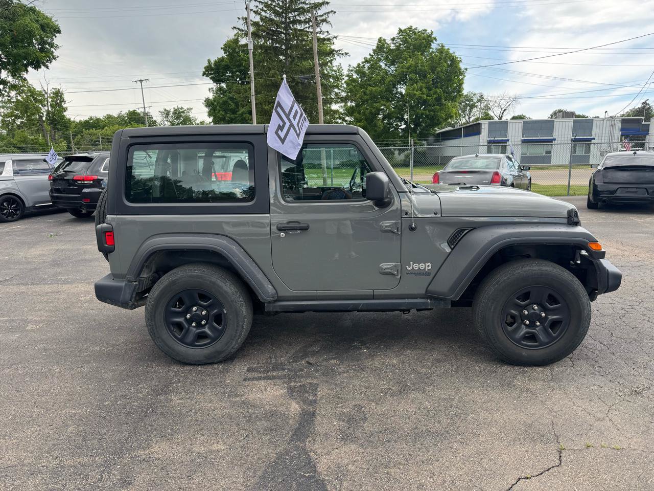Used 2020 Jeep Wrangler Sport AWD/4WD image 4