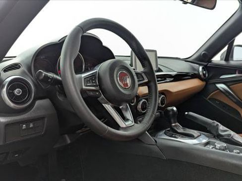 Used 2020 FIAT 124 Spider Lusso RWD image 18