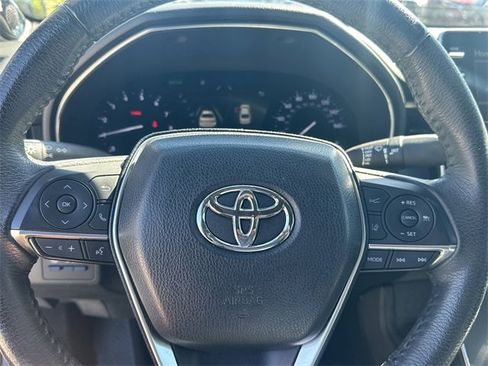 Used 2019 Toyota Avalon XLE image 29