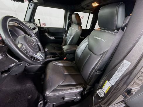 Used 2017 Jeep Wrangler Unlimited Rubicon AWD/4WD image 25