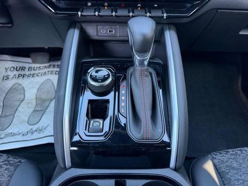 Used 2023 Chevrolet Colorado Z71 w/ Z71 Convenience Package 2 image 16