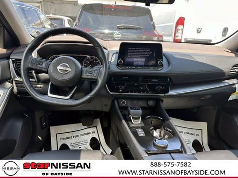 Certified 2022 Nissan Rogue SV w/ SV Premium Package AWD/4WD image 12