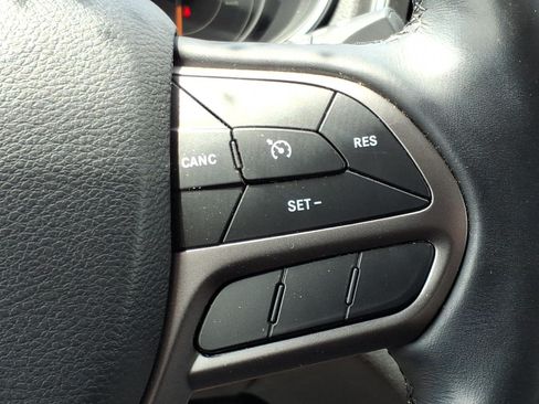 Used 2020 Jeep Cherokee Latitude Plus w/ Cold Weather Group AWD/4WD image 17