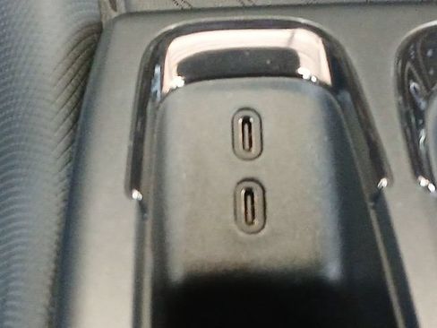 Used 2025 Chevrolet Equinox EV RS FWD image 6