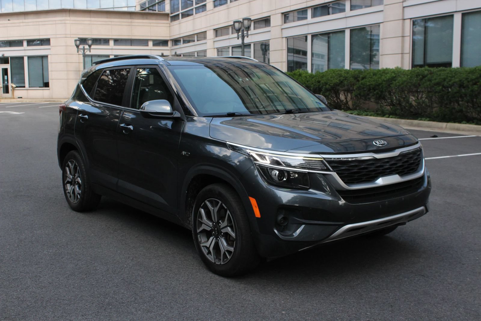 Used 2021 Kia Seltos EX AWD/4WD image 1