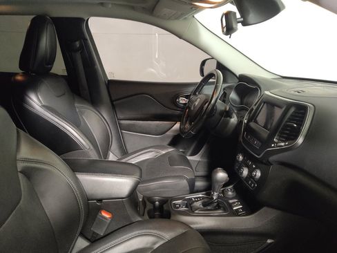 Used 2021 Jeep Cherokee Latitude Lux w/ Sun & Sound Group AWD/4WD image 21