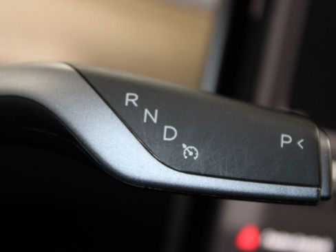 Used 2024 Tesla Model Y Long Range image 36