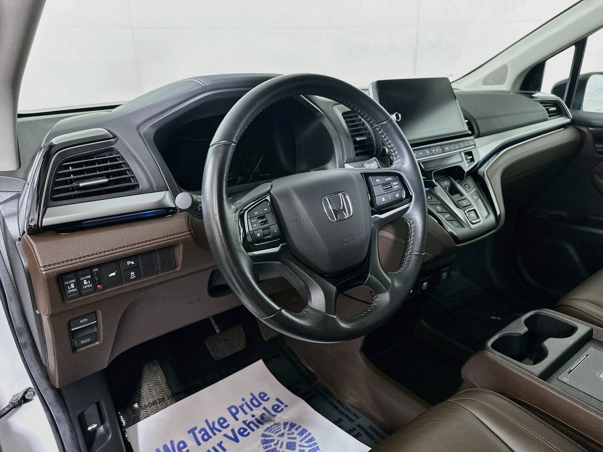 Used 2025 Honda Odyssey Touring image 9
