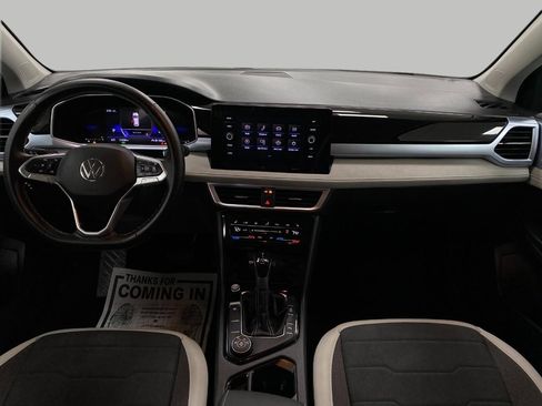 Used 2025 Volkswagen Taos SE image 20