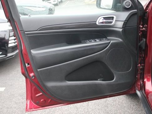 Used 2022 Jeep Grand Cherokee Laredo X image 19