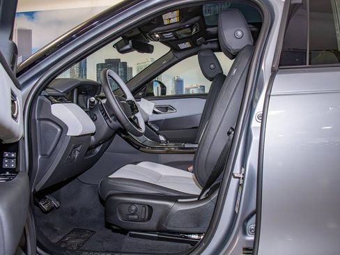 New 2026 Land Rover Range Rover Velar Dynamic SE image 20