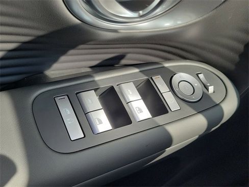 New 2026 Hyundai Ioniq 9 SEL image 14