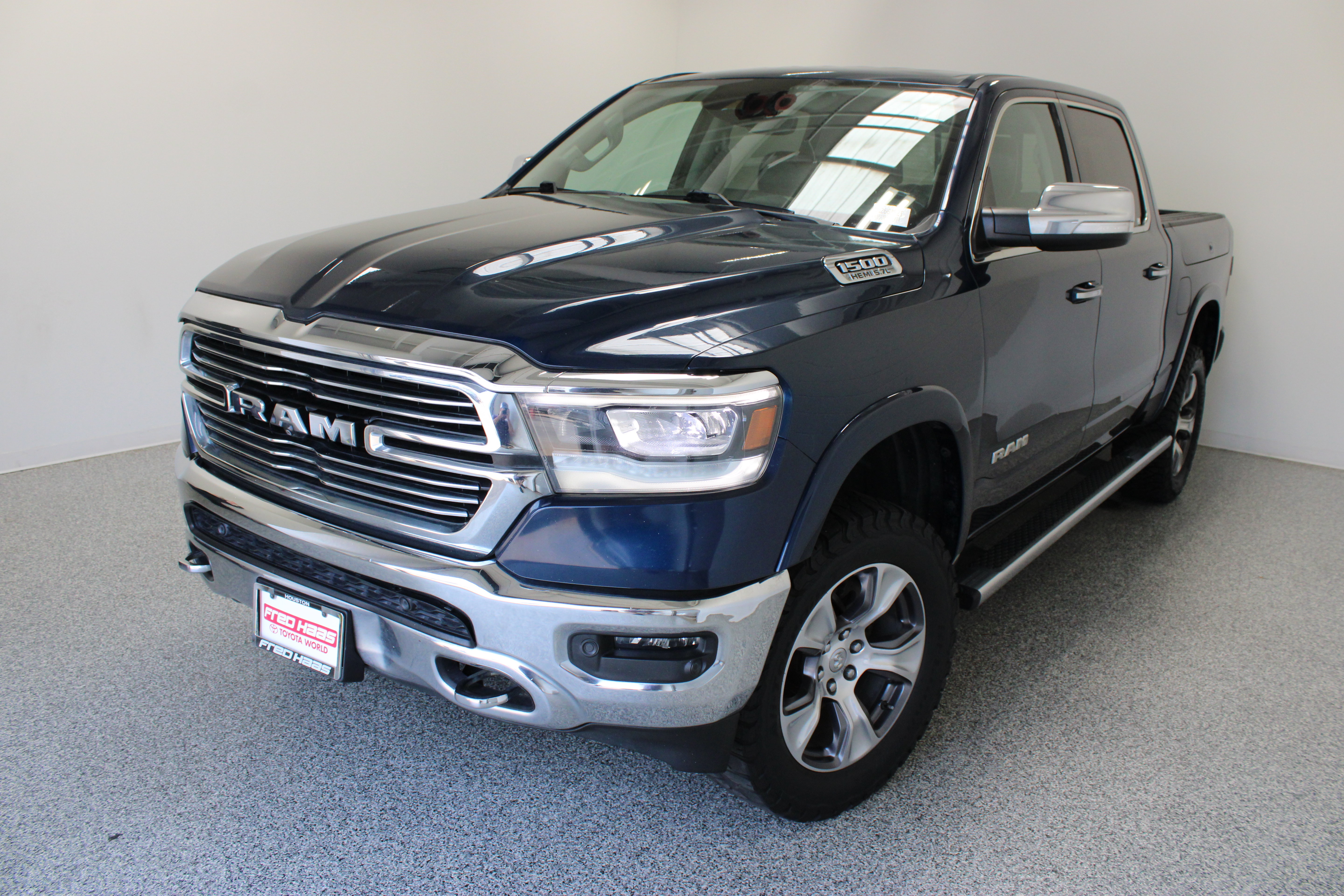 Used 2022 RAM 1500 Laramie AWD/4WD image 2
