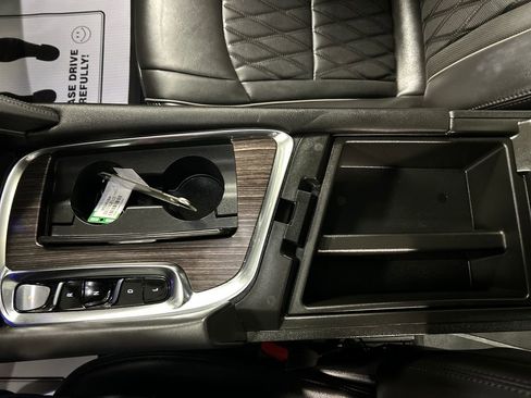 Used 2024 Buick Enclave Avenir w/ Avenir Technology Package AWD/4WD image 21