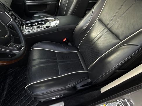 Used 2016 Jaguar XJ R-Sport RWD image 13