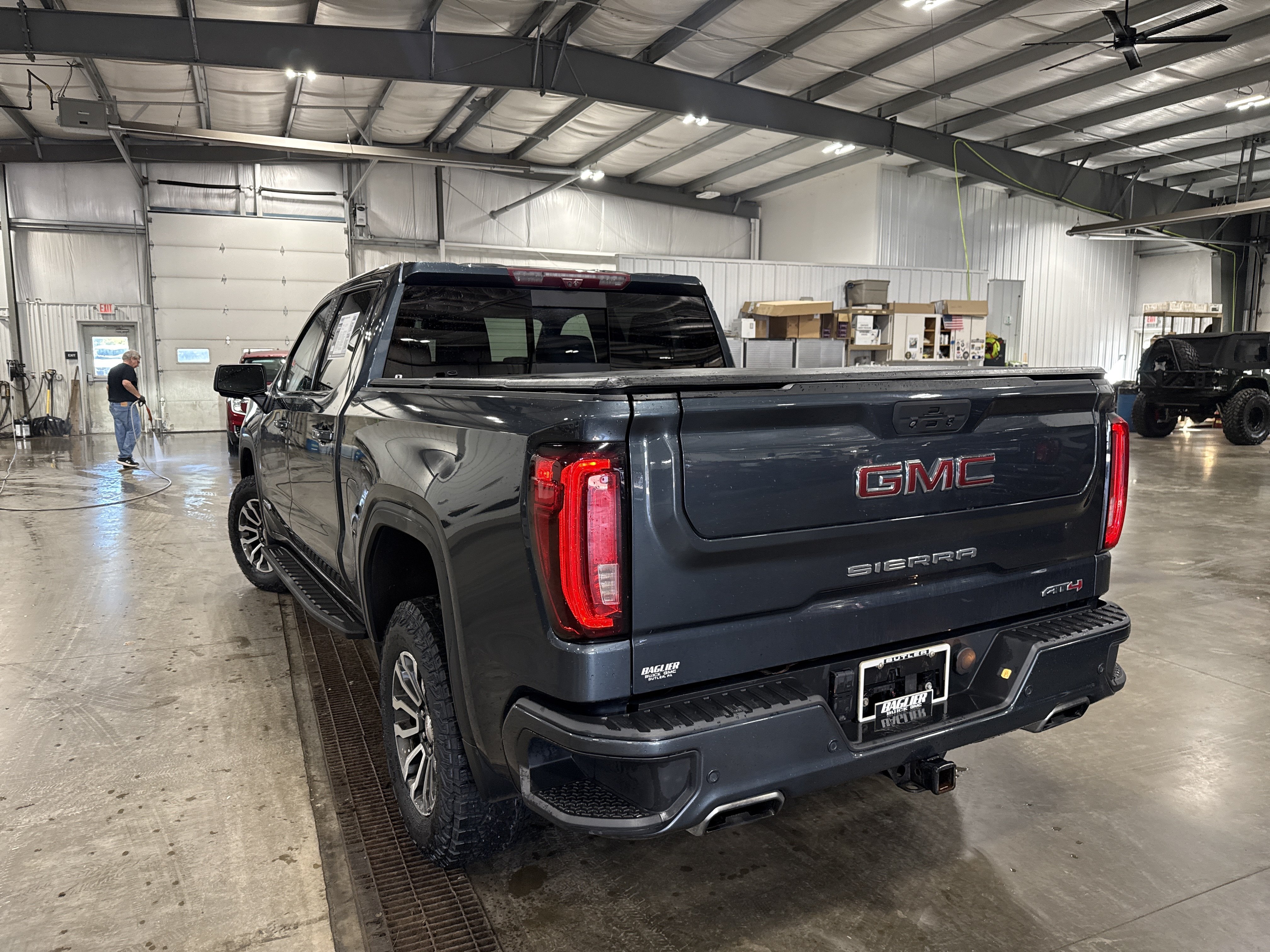 Used 2021 GMC Sierra 1500 AT4 w/ AT4 Premium Package AWD/4WD image 4