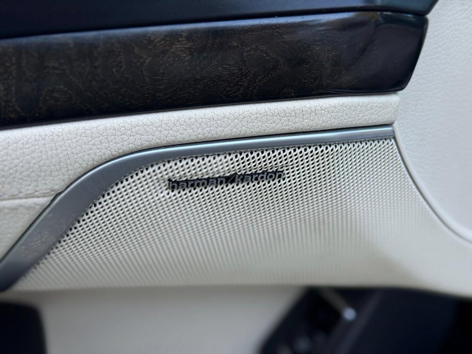 Used 2013 Mercedes-Benz SL 550 w/ Premium Pkg image 21