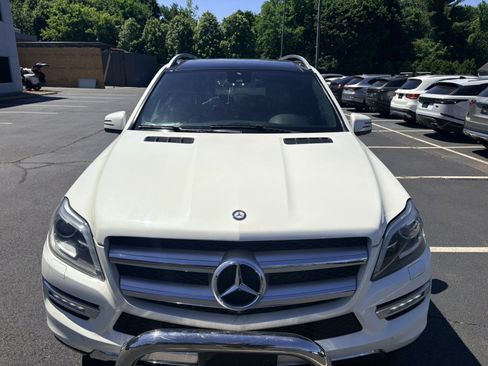 Used 2014 Mercedes-Benz GL 450 4MATIC image 2
