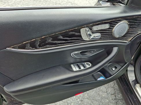 Used 2018 Mercedes-Benz E 300 4MATIC image 12