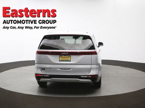 Used 2022 Kia Carnival LX image 36