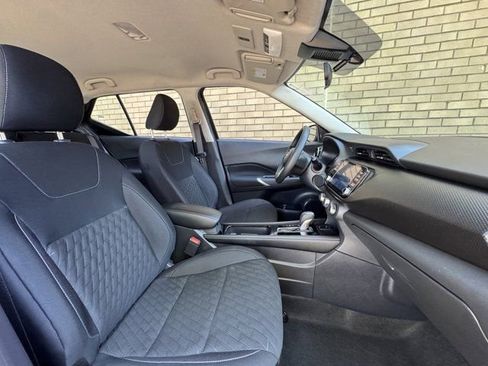Used 2024 Nissan Kicks SV FWD image 8