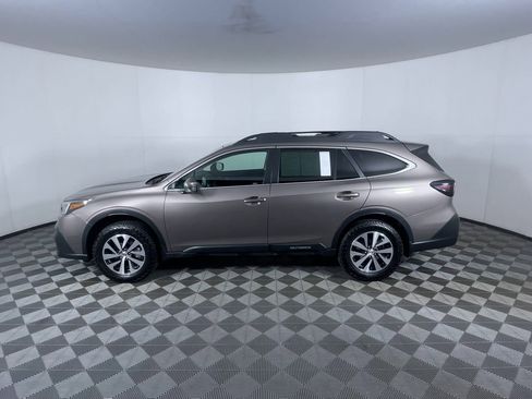 Used 2022 Subaru Outback Premium image 6