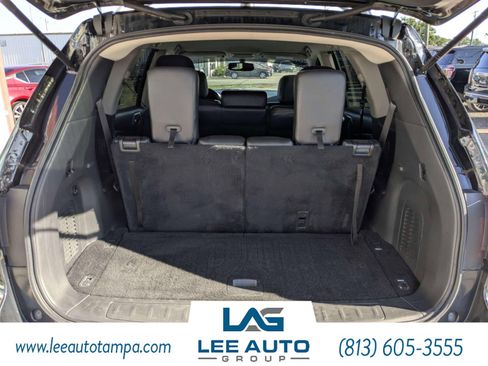 Used 2017 Nissan Pathfinder SV w/ Trailer Tow Package FWD image 11