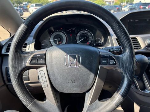 Used 2016 Honda Odyssey SE image 12