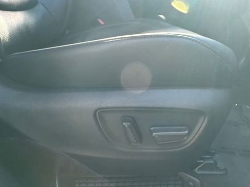 Used 2025 Toyota Sienna Platinum image 16