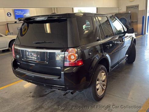 Used 2014 Land Rover LR2 AWD/4WD image 4