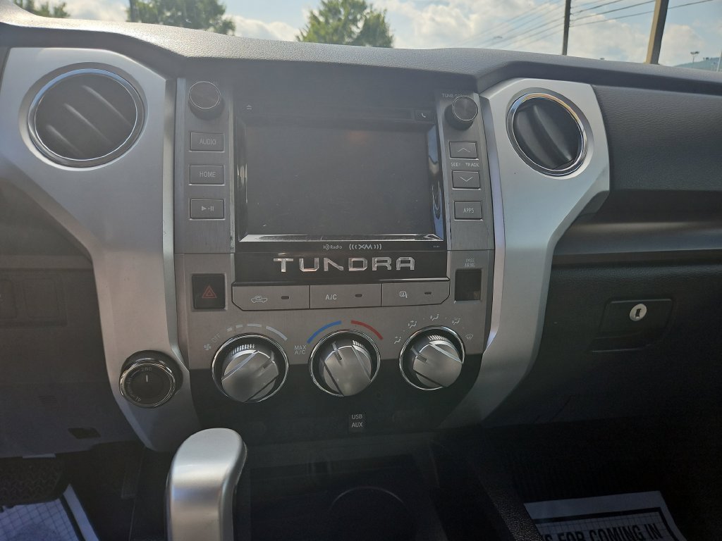 Used 2018 Toyota Tundra SR5 w/ SR5 Upgrade Package AWD/4WD image 19