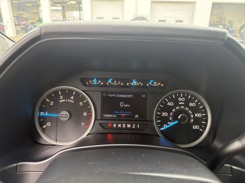 Used 2017 Ford F150 XLT w/ Equipment Group 302A Luxury AWD/4WD image 22
