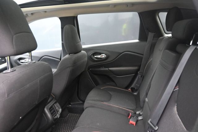 Used 2016 Jeep Cherokee 75th Anniversary AWD/4WD image 41