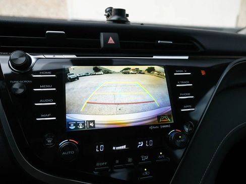 Used 2020 Toyota Camry XSE image 39