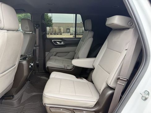 Used 2024 GMC Yukon SLT image 29