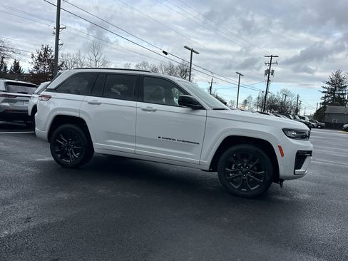 New 2026 Jeep Grand Cherokee Limited Reserve image 19