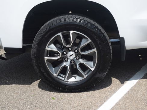 Used 2022 Chevrolet Silverado 1500 LT image 3