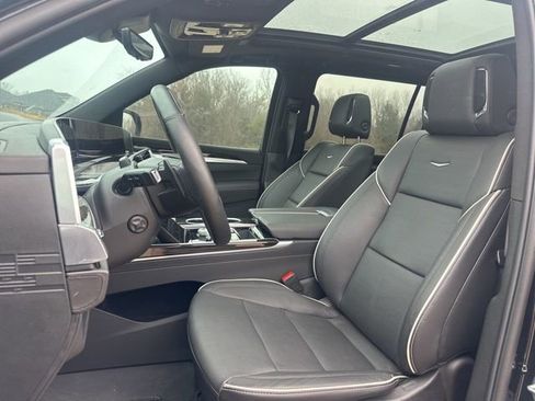 Certified 2025 Cadillac Escalade ESV Premium Luxury w/ LPO, Floor Liner Package image 9