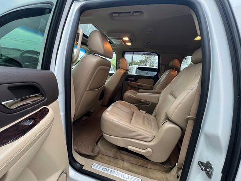 Used 2008 GMC Yukon XL Denali AWD/4WD image 12