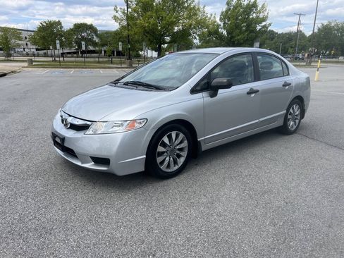 Used 2010 Honda Civic DX-VP image 2