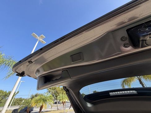 Used 2021 Toyota RAV4 XLE Premium image 31