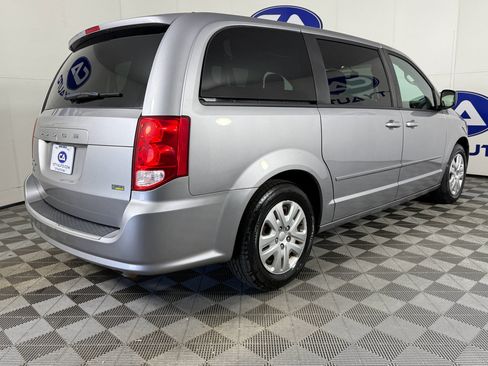 Used 2017 Dodge Grand Caravan SE w/ Power Window Group image 4