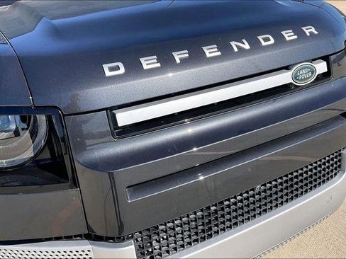 Used 2025 Land Rover Defender 110 S image 34