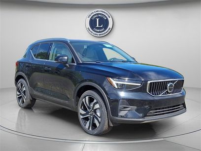 New 2025 Volvo XC40 B5 Ultra w/ Protection Package Premier