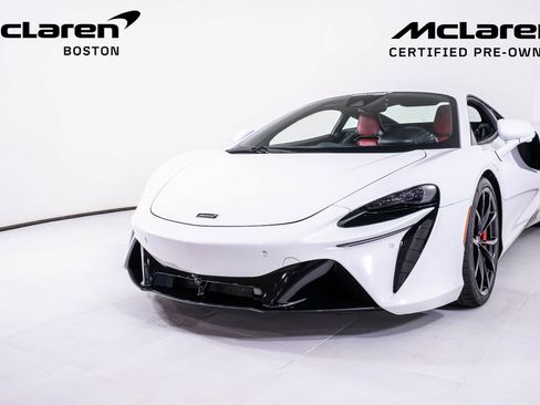 Used 2023 McLaren Artura image 9