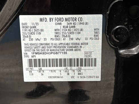 Used 2023 Ford Explorer XLT w/ Equipment Group 202A AWD/4WD image 29