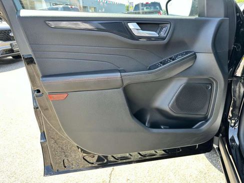 Used 2025 Ford Escape ST-Line w/ Tech Pack #1 image 9